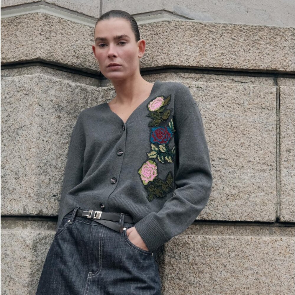 ZARA CARDIGAN WITH FLORAL EMBROIDERY NWT